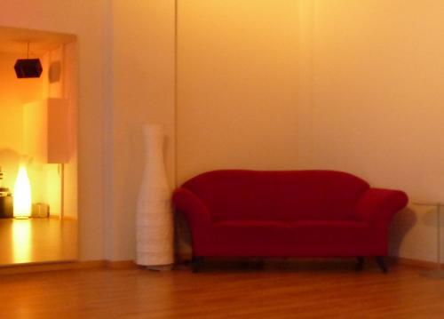 rotes Sofa