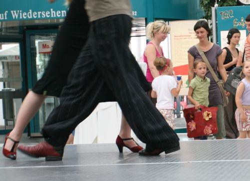 grosser Schritt